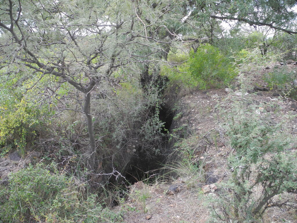 Abgebauter Erzgang an der Oberfläche